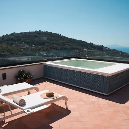 شقة Borgo Mezzo Monte With Concierge, Panoramic Sea Views And Rooftop Jacuzzi By Feeling Italy سورينتو